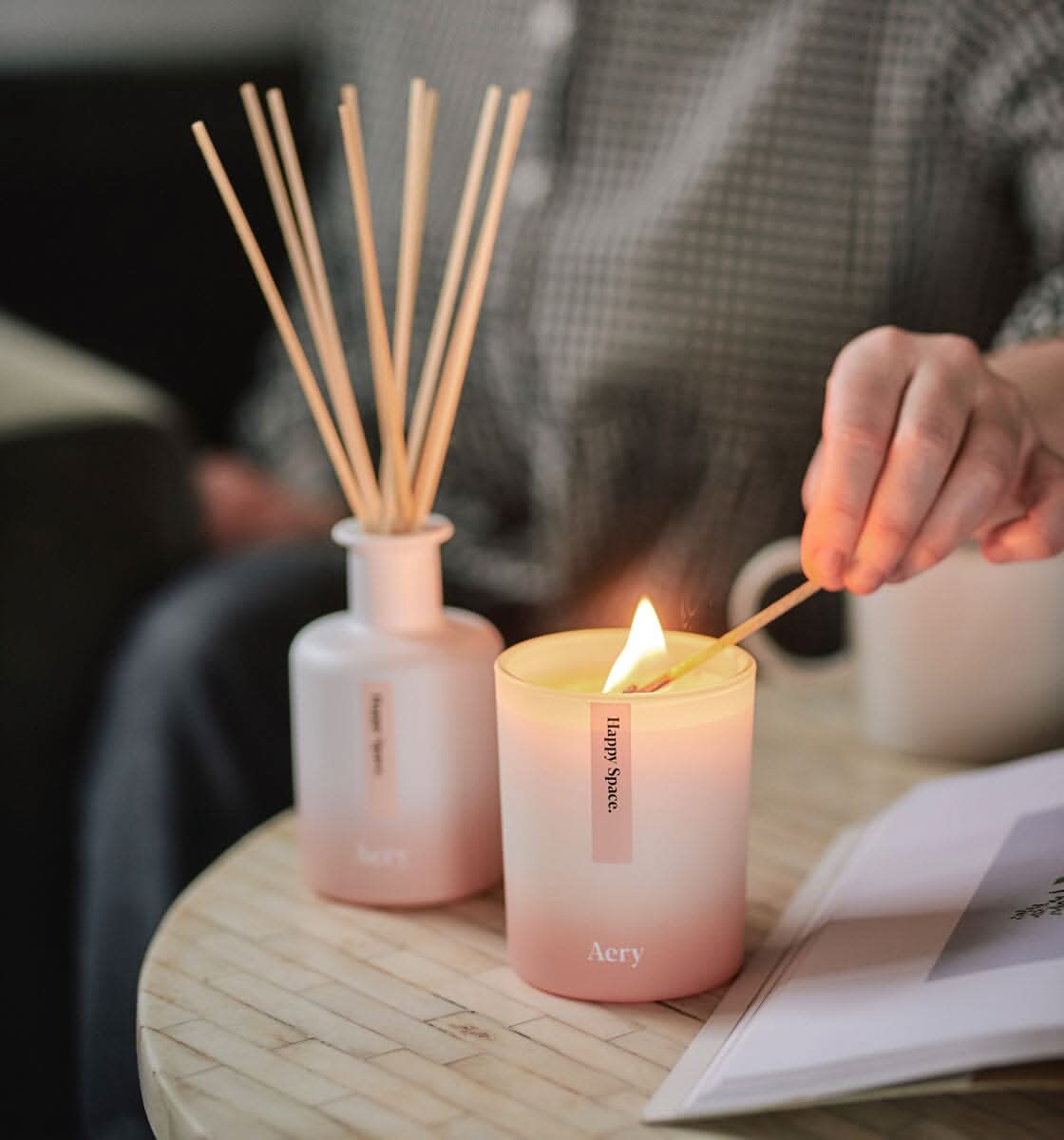 Happy Space Scented Candle - Rose Geranium and Amber
